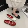 Sapatos Rasos de Moda Francesa para Mulheres 2026 Novo Estilo de Verão Sapatos Mary Jane com Saias Mocassins Estilo Ballet para Mulheres