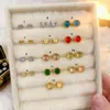 Pendientes Minimalistas de Lujo Ligero para Mujer, Acero de Titanio Chapado en Oro de 18 Quilates, Pendientes de Mariposa con Cara Sonriente y Piedras Preciosas de Colores, Estilo de Nicho Versátil y de Moda