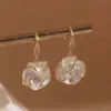 Brincos de Camélia com Zircônia e Esmalte Gotejado Estilo Coreano Brincos Elegantes Nicho Francês Brincos de Luxo Leve com Sensação de Alto Padrão Venda por Atacado