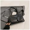 Bolsa Transfronteiriça Retrô para o Dia a Dia Feminina Grande Capacidade Nova Moda 2025 Casual Pequena Bolsa de Multidão Bolsa Portátil com Almofada de Ombro