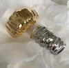 Moda Europeia e Americana Anel Irregular Enrugado Esmaltado em Metal Pulseira Larga Luxo Acessível Pulseira Aberta de Alto Nível Moda