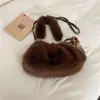 2026 Nova Bolsa de Bolinho Fofa Cor Queijo Peluda Outono Inverno Pelúcia Pequena Marca Bolsa de Ombro Único Portátil Transversal Feminina