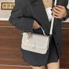 Bolsa pequena nova chegada, textura lisa de cor sólida, tendência feminina 2025, alça de ombro larga, transversal, pequena bolsa quadrada fashion