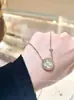 Nueva versión de alta gama del collar LV totalmente de diamantes con patrones en forma de diamante, puntiagudos, redondos y clásicos, grueso chapado en oro de 18 quilates y nácar