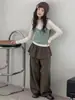 Nova coleção de outono de roupas para meninas: conjunto estiloso e da moda de três peças incluindo um top tipo camisola, saia e calça para meninas