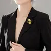 Nuevo Broche Versátil de Dragón Dorado Jugando con Perlas Lindo para Mujer, Pin de Accesorio Exquisito de Gama Alta de Nicho, Accesorio para Traje