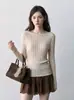 Suéter de tricô simples, justo, de um ombro só, manga longa para mulheres, design elegante, nova coleção outono 2026, 2606