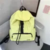 Bolsa de Viagem Feminina com Fivela Colorida de Macaron Transfronteiriça Mochila Fashion com Aba Personalizada Mochila Leve Versátil de Nicho