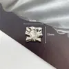 Versión coreana de accesorios de aleación de diamante cuadrado de alto sentido joyería de sirena colorida accesorios para el cabello dulces y geniales zapatos con agujeros material de flor