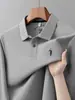 Camisa polo de manga larga para hombre con cuello, con diseños de caballos bordados, adecuada para primavera y otoño, hecha con tejido transpirable y amigable con la piel, un top casual para hombres jóvenes y de mediana edad