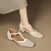 2025 Nuevo Estilo Suela Suave Superficie Suave Calado Hecho a Mano Punta de Una Línea Tacón Grueso de 3 cm Sandalias Huecas Laterales Talla Grande
