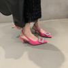 Sandalias de tacón alto estilo francés Chanel para mujer, zapatos de noche con punta y diamantes de imitación, primavera y verano 2024.