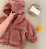 Abrigo de Invierno Personalizado para Niños Engrosado Cálido con Capucha Bordado Nuevo Estilo Abrigo Gránulos 2025 Terciopelo Dibujos Animados Bebé Marrón