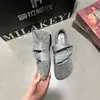 Nuevos zapatos Mary Jane cómodos para mujer con aumento de altura interno, bufanda de seda de lunares, suela suave, Mango 2026