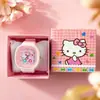 Relógio de Pulso Quartz Quadrado com Mostrador Grande Pulseira de Silicone para Alunos do Ensino Fundamental II e Médio Relógio Sanrio Desenho Animado Embalado no Caixa Venda por Atacado