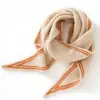 Bufanda triangular 100% cachemira pura para mujer, cálida, anti-suciedad, protector de cuello, calentador de cuello, otoño e invierno al por mayor