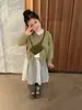 26 Conjunto Novo de Outono para Meninas Estilo Coreano Cardigan de Tricô Floral Fresco Roupa Completa Crianças Médias e Grandes Calças de Perna Larga