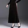 Falda Negra de Terciopelo Dorado para Mujer Otoño 2026 Nueva Falda de Cintura Alta que Cubre la Cadera de Línea A Falda Midi Elegante y Fluida