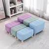 Taburete pequeño de tela para el hogar, taburete para cambiarse los zapatos, reposapiés para sofá de sala de estar, banco pequeño de madera para niños, asiento cuadrado de madera para sala de estar