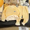 Conjunto de ropa térmica para niños y niñas, conjunto cálido de dos piezas engrosado con forro polar para otoño e invierno, pijamas y ropa de casa para bebé