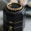 [Ramas y Hojas Finas] Estilo Japonés Lujo Ligero Súper Hermoso Anillo Exquisito de Glándula Lleno de Hadas con Sentido de Alta Gama Anillo de Lujo Ligero