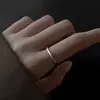 Anillo liso sencillo para mujer, diseño de nicho, simple y versátil, anillo único, accesorio de anillo de cola pequeño y delicado