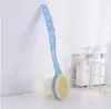 Cepillo de baño antideslizante de mango largo para el hogar, cepillo para ducha de baño, cepillo de baño espumoso, colgable y almacenable, cepillo exfoliante de cerdas suaves