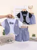Conjunto de outfit de verano 2026 para niño, estilo de tres piezas de manga corta de verano para bebé niño, nuevo y elegante blanco y negro