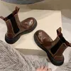 Botas de Invierno Nuevas Estilo Celebridad de Internet, Cortas, de Suela Gruesa, Elásticas, Tipo Chimenea para Mujer con Tacón Grueso, Adecuadas para Uso en Exteriores con un Toque de Alta Gama