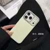 Capa de Silicone Líquido Lisa de Cor Sólida com Furos Grandes Anti-Sujeira Adequada para iPhone 17 Pro Max, Apple 16, 14/15