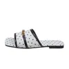 Nuevas Sandalias Planas de Lunares Verano 2026 Talla Grande Cadena Metálica Casual Exterior Punta Cuadrada Chanclas de Playa para Mujer