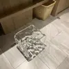 Banqueta pequena de acrílico com efeito de ondulação d'água, banqueta baixa para uso doméstico, banqueta transparente para banheiro, à prova d'água para banho, banquinho pequeno para trocar de sapatos