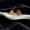 Nuevos Pendientes de Tachuela Irregulares Dorados en Forma de Corazón para Mujer, Exquisitos de Nicho de Lujo Ligero Versátiles de Alta Gama Moda Pendientes Simples para Mujer