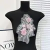Nuevos Accesorios Decorativos Simples y de Moda Bordado con Cuentas de Color Contrastante Tubo Estéreo Bordado Parche de Encaje Aplicación para Suéter