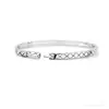 Pulseira Acolchoada Coco com Diamantes Versão Estreita Pulseira CNC Finamente Esculpida Banho de Ouro V Ouro Rosa 18K Moda Commuter Versão Alta