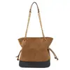 Bolso bandolera de gamuza mate retro con cadena para mujer, principios de otoño 2025, nicho, lujo ligero y diseño de alta gama