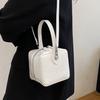 Bolsas de Nicho para Mulheres 2025 Novas Bolsas da Moda Tendência de Alta Qualidade Vermelha Transversal de Ombro Pequena Quadrada