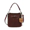 Bolso Cubo Retro de Gama Alta de Nicho para Mujer, Bolso de Mano Pequeño, Moda Nueva Otoño e Invierno 2025, Bolso Cruzado Versátil