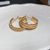 Brincos Luxuosos em Zircônia em Formato de C, Estilo Suave, Brincos de Design Único, Brincos Versáteis para o Dia a Dia, Atacado