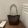 2026 Nova Moda Simples Bolsa de Palha Tecida para Mulheres, Estilo Retro Leve de Outono, Bolsa de Ombro para Viagem