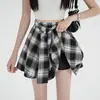 Saia com Estampa de Xadrez Estilo Hong Kong Falsa de Duas Peças Roupas Femininas Verão 2026 Retrô Irregular Curta Casual para Camadas