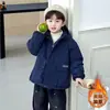Chaqueta acolchada para niños, segunda capa de algodón, ropa fina de algodón para niños, estilo Otoño/Invierno 2026, abrigo grueso y cálido para bebé, rojo, con capucha