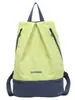Mochila esportiva estilo coreano, corte relaxed, com blocos de cor, uma opção versátil e casual para casais, perfeita para atividades ao ar livre, trilhas e acampamento; uma mochila leve