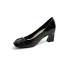 Aumento de Altura de 8CM Sapatos Femininos Clássicos de Couro Patente com Fivela Quadrada e Salto Bloco 2026 Novo Estilo Vintage Bico Quadrado de Couro Patente Salto Alto