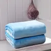 Fabricantes Transfronterizos Ofrecen Entrega Directa de Mantas de Franela, Mantas de Vellón de Coral, Mantas de Color Sólido y Mantas Finas de Verano