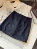 Saia Bodycon Retro Embelezada com Strass para Mulheres, Outono 2026 Nova Saia Mini Versátil de Camurça Slimming Anti-Exposição Linha A