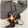 Bolsa Kelly Feminina Tendência e Estilosa 2025 Nova Moda Casual Padrão Crocodilo Bolsa de Ombro Bolsa Transversal Cor Sólida Tendência