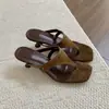 Sandalias de Tacón de Aguja Minimalistas Estilo Retro con Tira de Dedo para Mujer 2026 Nuevo Modelo Sandalias Versátiles de Tacón Alto para Uso en Exteriores