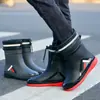 Botas de lluvia transfronterizas, unisex, altura media hasta la pantorrilla, antideslizantes, impermeables, con puños elásticos, adecuadas para el trabajo, venta al por mayor, versátiles, antideslizantes y duraderas