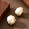 Pendientes de Botón Ovalados Estilo Chanel con Perlas, Aguja de Plata, Estilo Francés, Suaves y Elegantes, para Mujer, Accesorios de Lujo Ligero, Estilo Festivo de Gama Alta